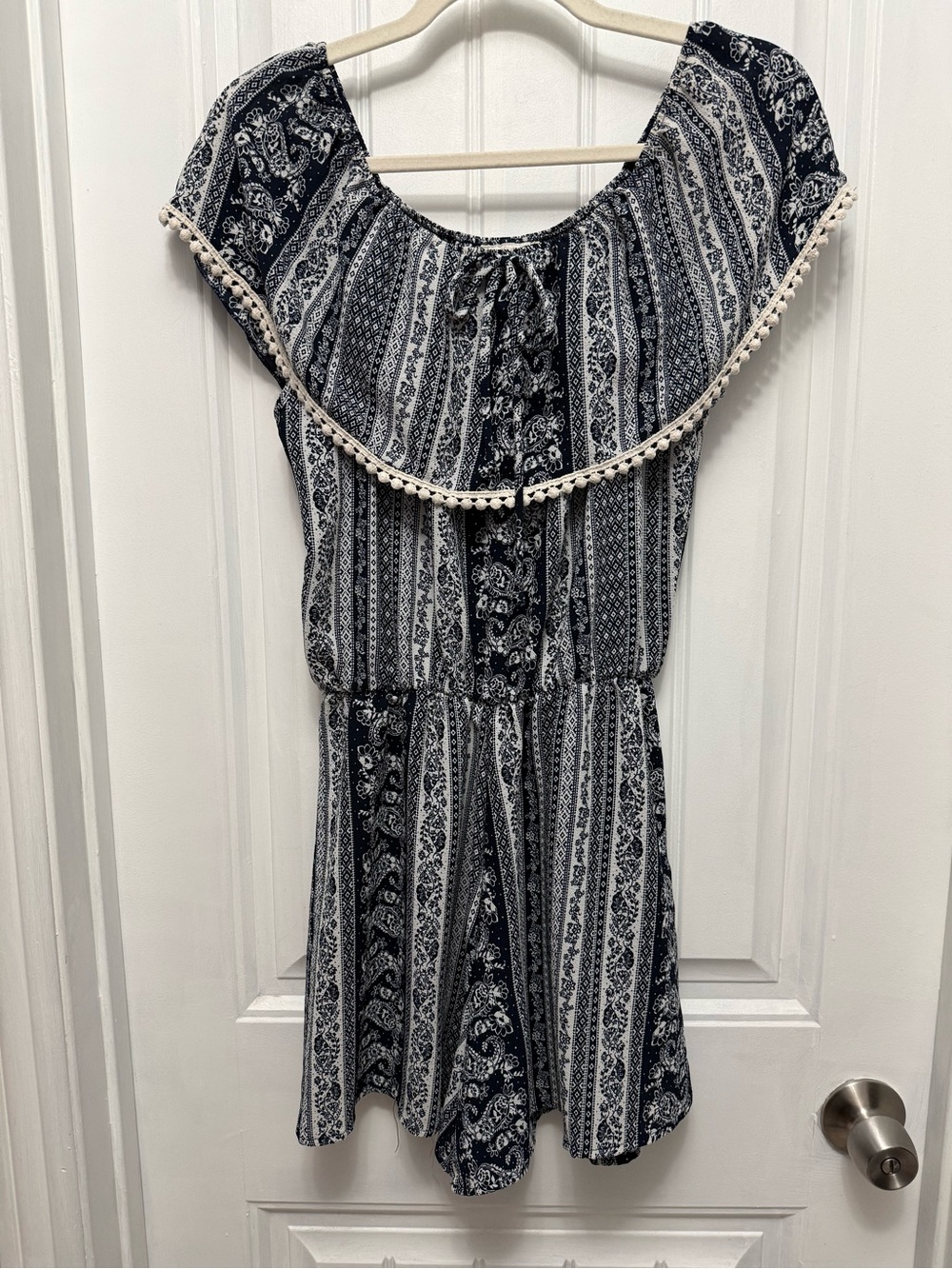 Vintage Moon Kiss Black & White Romper With Elastic Off Shoulder Small (44-12)